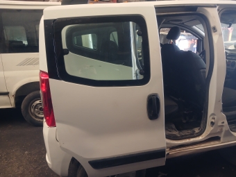 Fiat Fiorino Sağ Sürgülü Kapı Çıkma