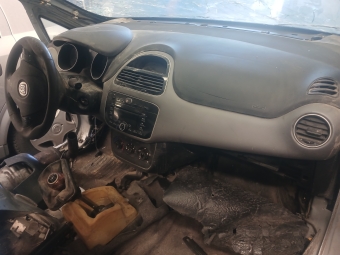 Fiat Linea Dolu Göğüs Airbag Çıkma