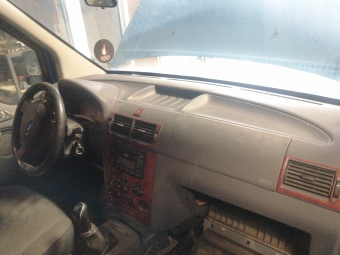 FORD CONNECT DOLU GÖĞÜS ÇIKMA