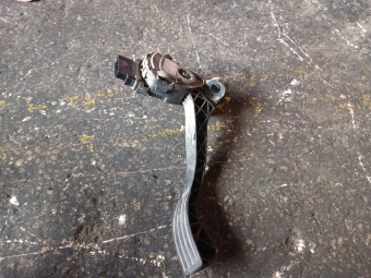 FORD CONNECT GAZ PEDALI ÇIKMA