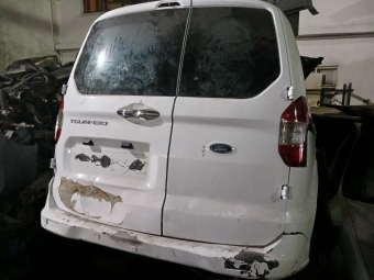 FORD COURİER ARKA BAGAJ KAPAK ÇİFLİ ÇIKMA