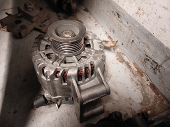 Ford Transit V184 Şarj Dinamosu Çıkma