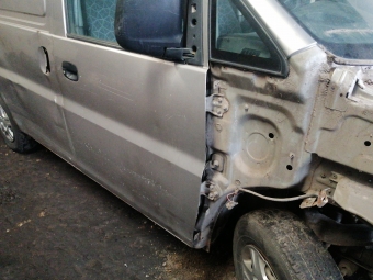 Hyundai Starex Sağ Kapı Kilit Çıkma