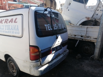 Kia Pregio Bagaj Kapağı Çıkma